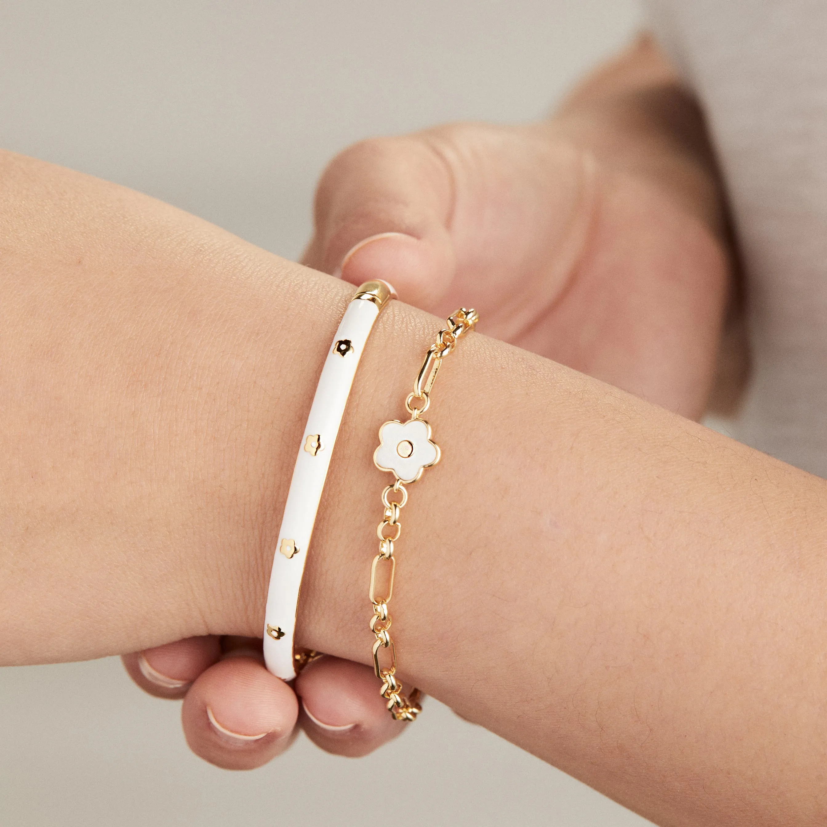 Daisy Hinge Bangle Bracelet