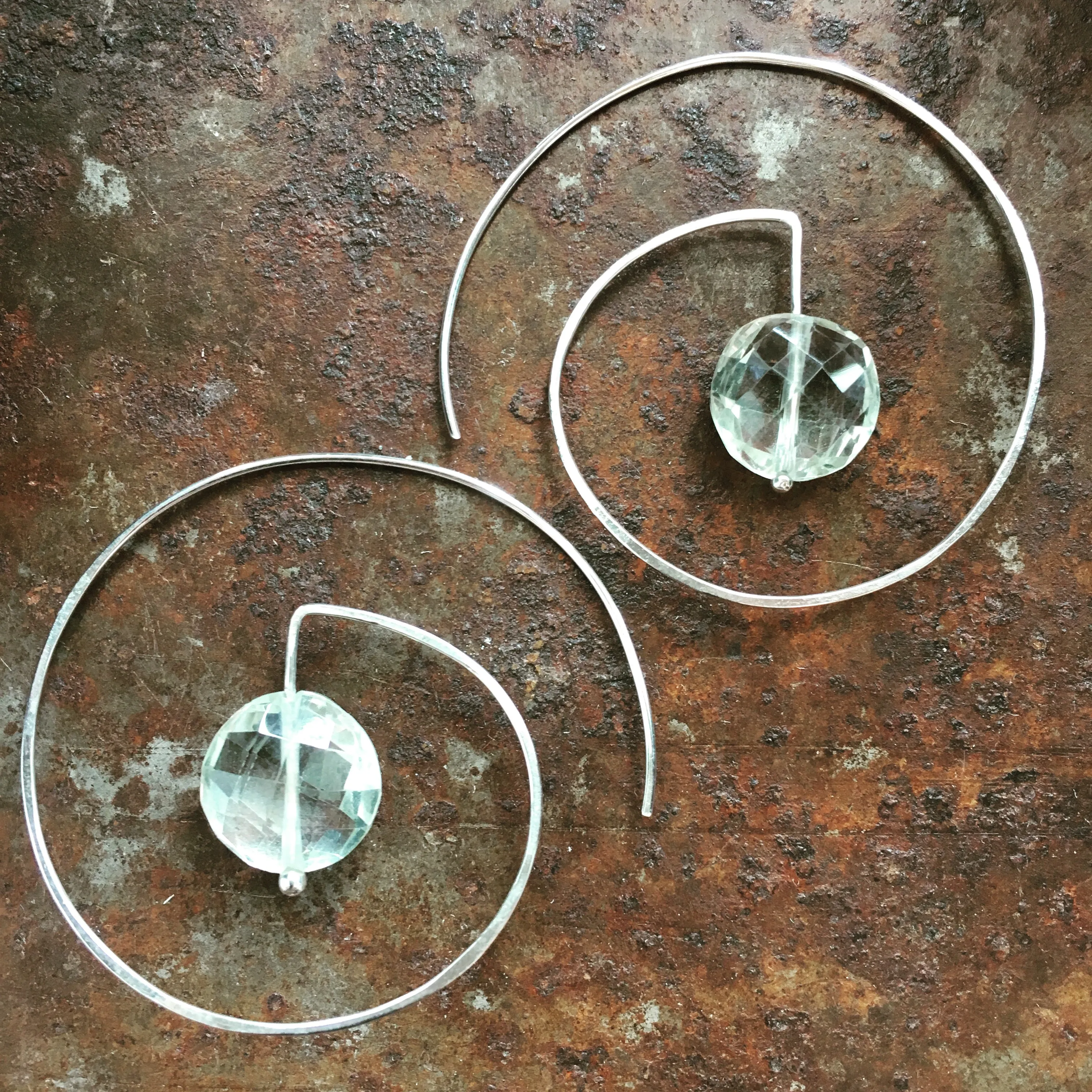 Deco hoops in gemstones