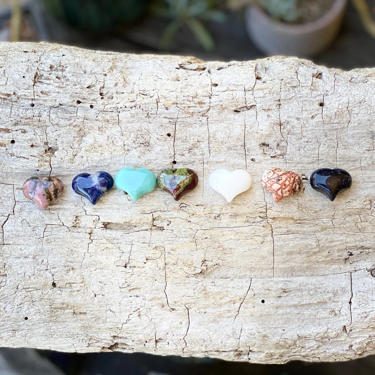 Heart Shaped Healing Gemstones Corresponding with the Seven Chakras