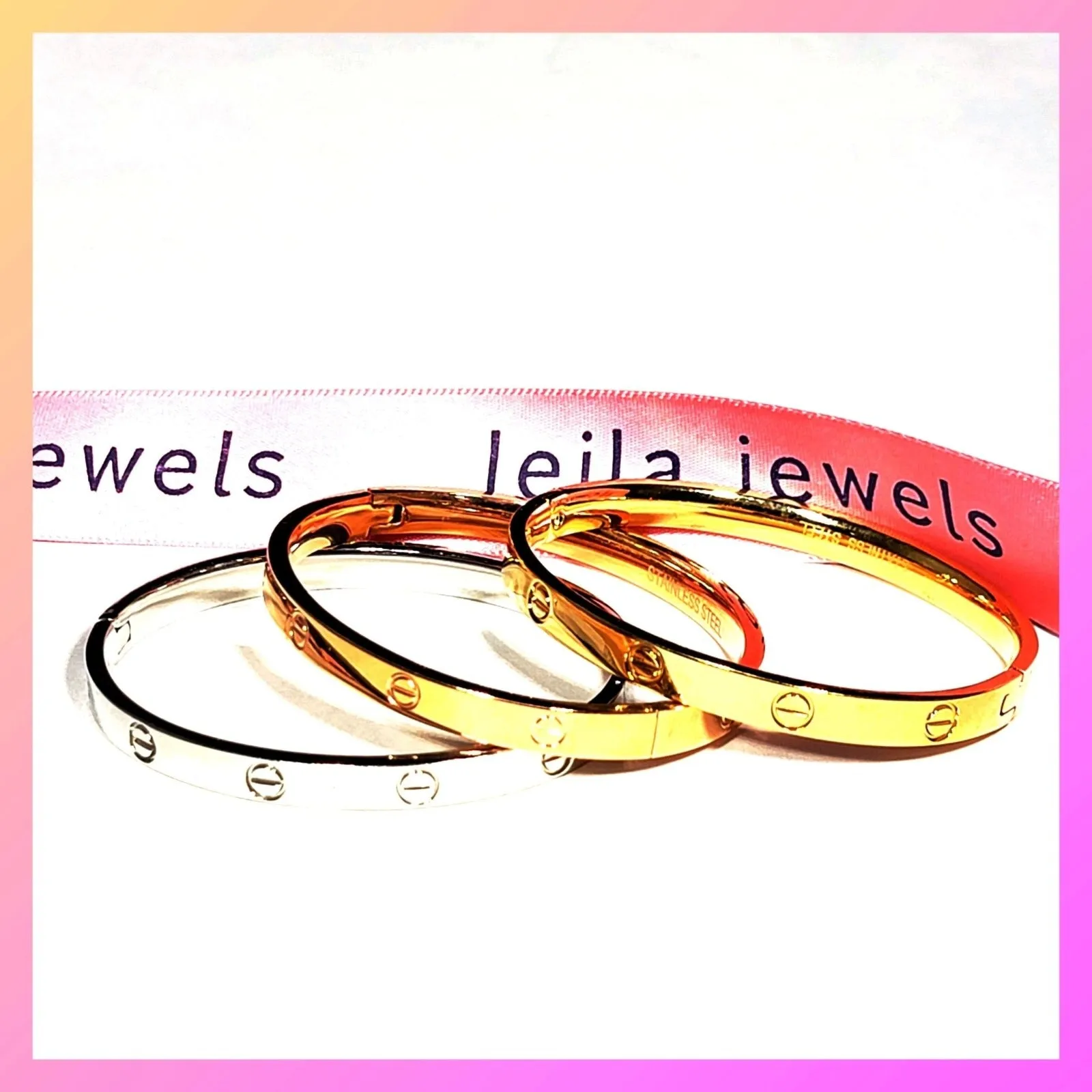 Iconic Love Bangle