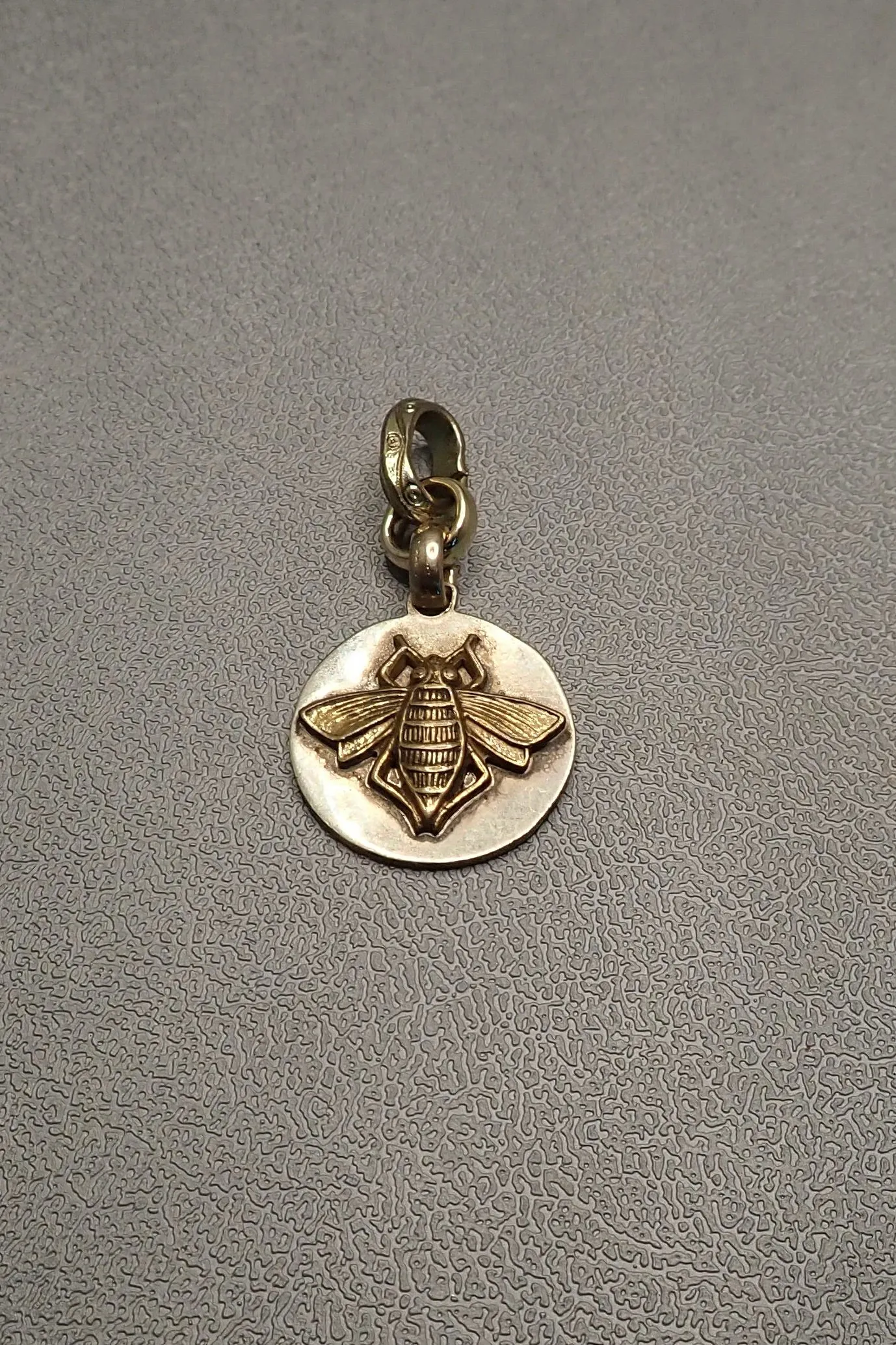 THE BEE PENDANT